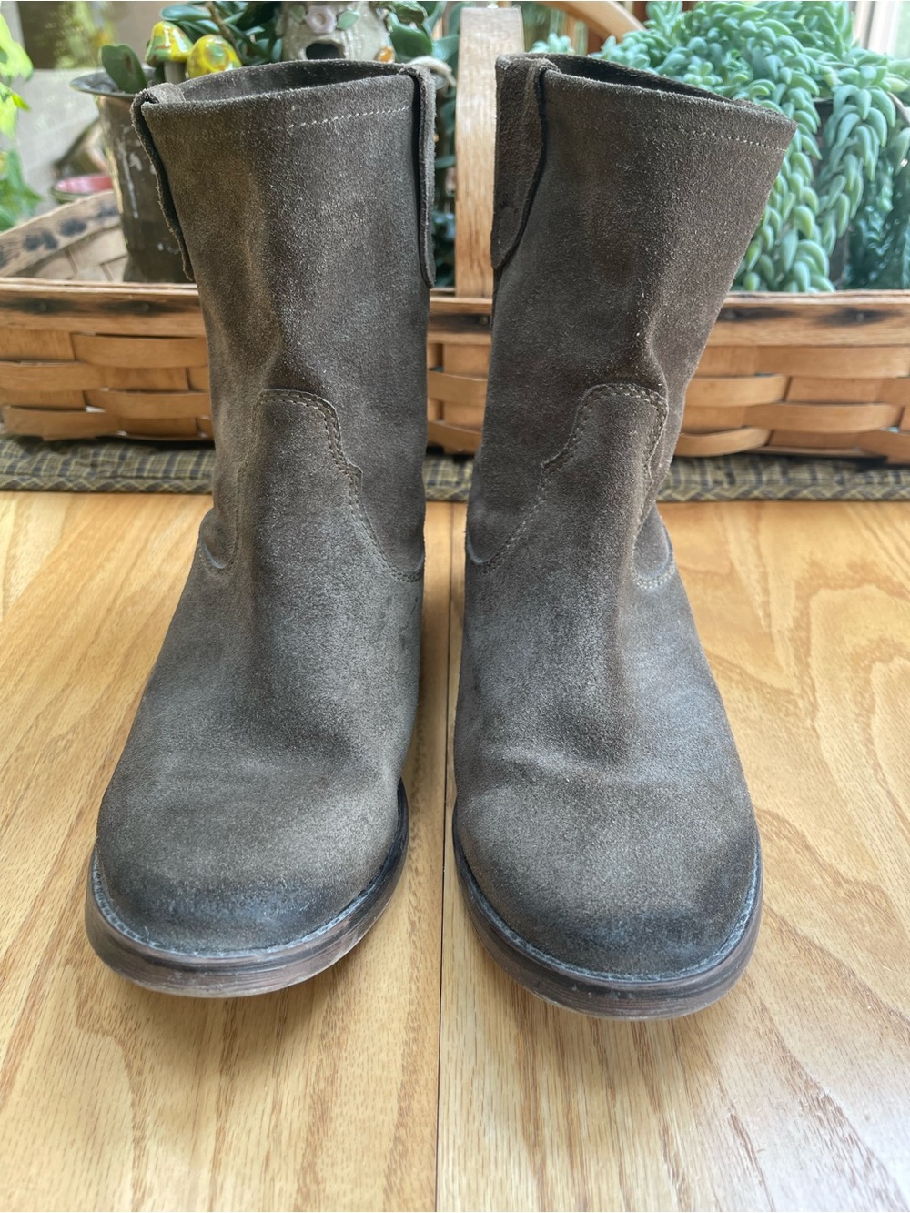 Zigi Brown Suede Boots